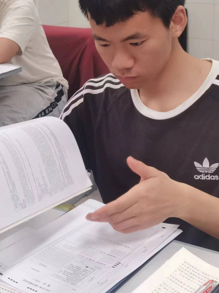 湖南湘潭博纳皮皮复读班清明假期这样过